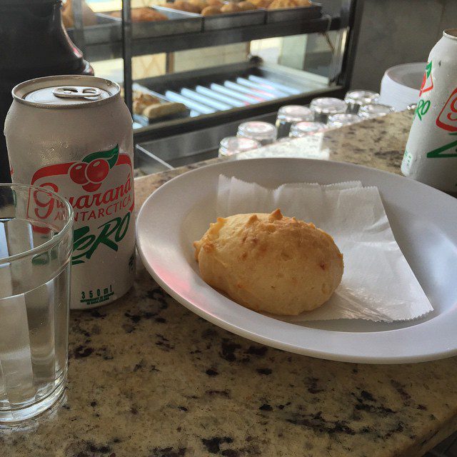 Brazilian standard: pão de queijo and guaraná...por entrada...