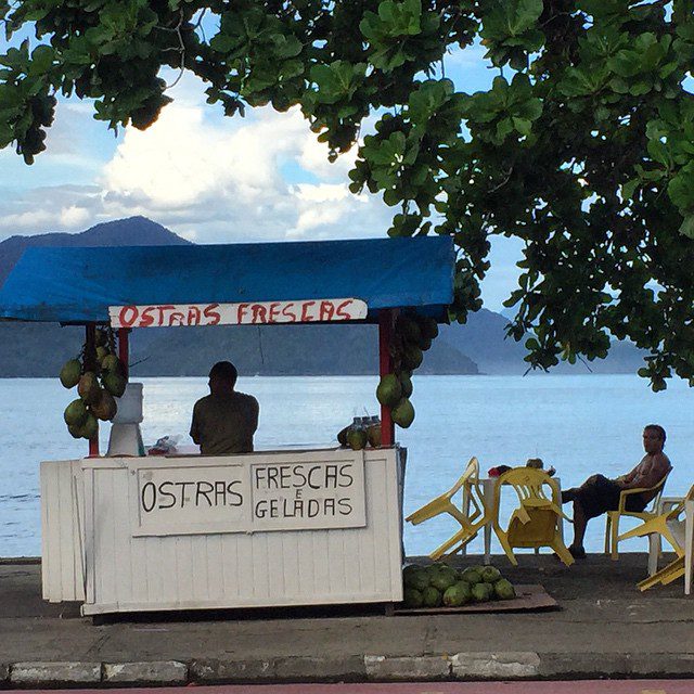 The oyster man! #brazil #ubatuba #beach